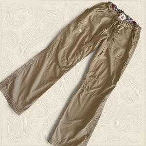 Women’s cargos Y2K style with drawstring waist size small